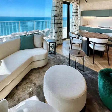 Maximilian 4* Триест