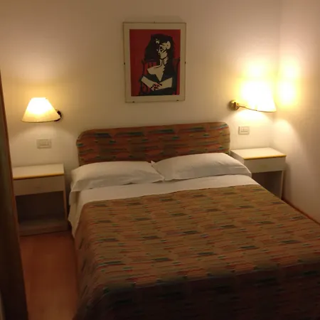 Maximilian 4* Триест