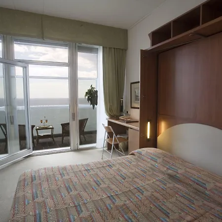 Maximilian Апарт-отель