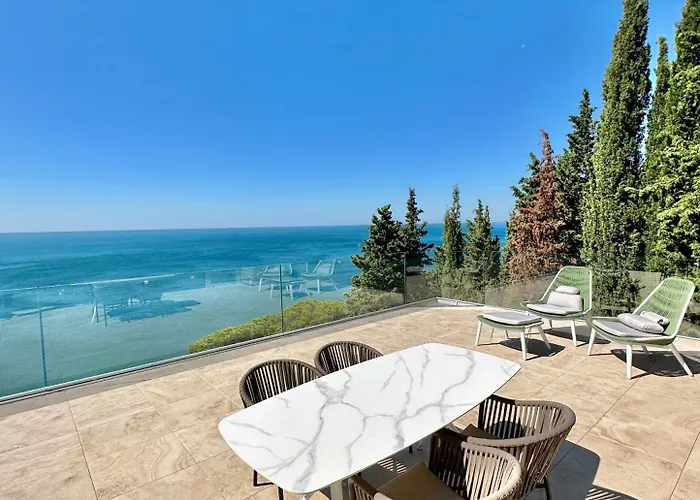 Maximilian Aparthotel