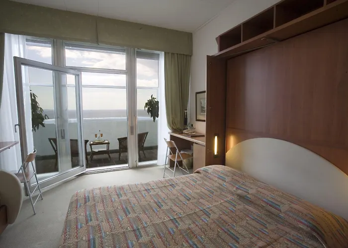 Maximilian Aparthotel