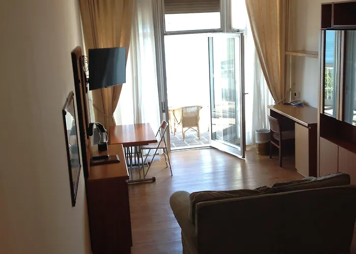 Aparthotel Maximilian Trieste