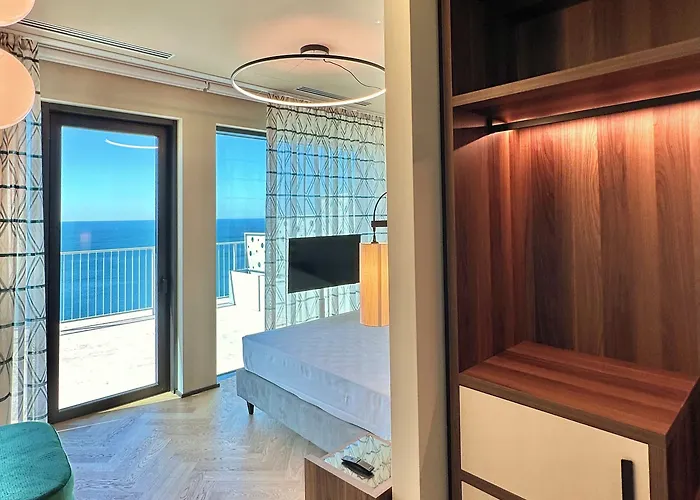 Aparthotel Maximilian 4*