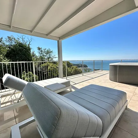 Aparthotel Maximilian 4*