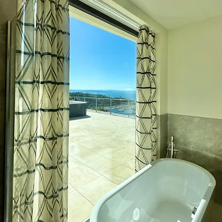 Maximilian Apartmanhotel Trieszt